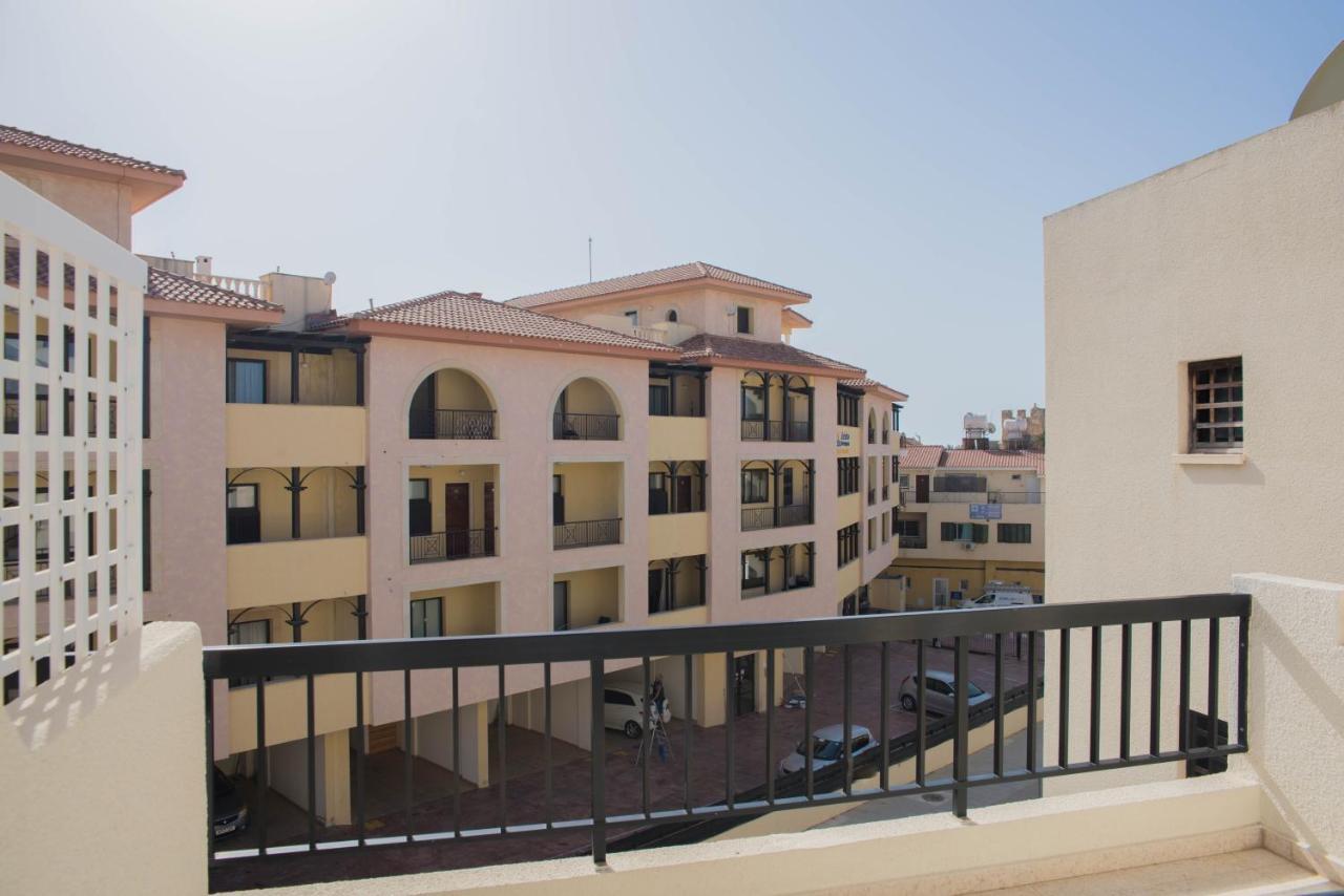 One Bedroom Apartment In Paphos In Good Location Eksteriør billede