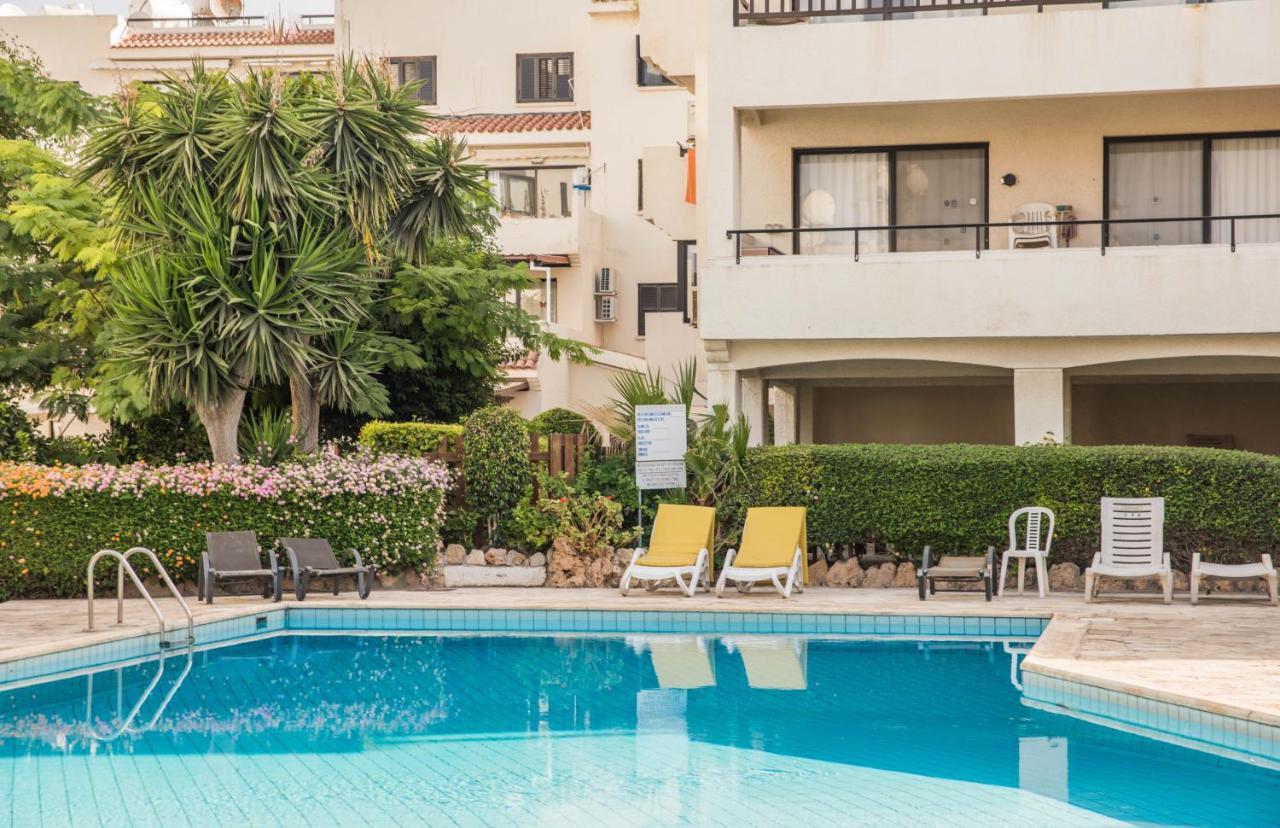One Bedroom Apartment In Paphos In Good Location Eksteriør billede